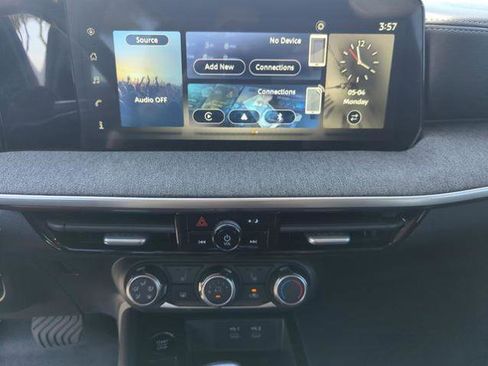 Certified 2025 Nissan Kicks SV w/ SV Premium Package FWD image 30