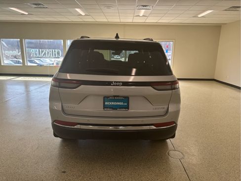 Used 2024 Jeep Grand Cherokee Limited w/ MOPAR Finishing Package AWD/4WD image 7