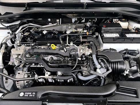 Used 2024 Toyota Corolla Cross L image 9