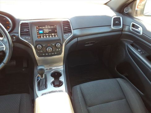 Used 2018 Jeep Grand Cherokee Laredo image 12