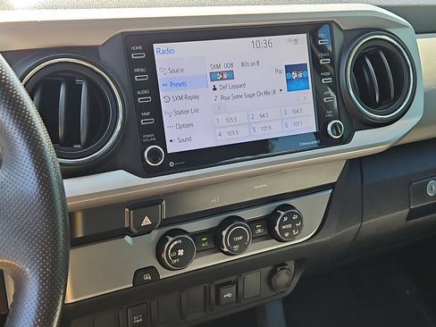 Used 2020 Toyota Tacoma SR5 RWD image 18