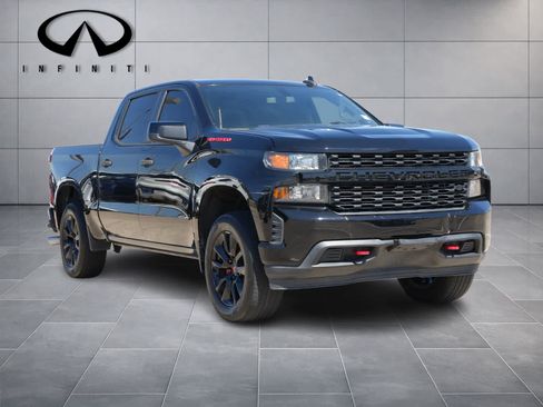 Used 2020 Chevrolet Silverado 1500 Custom w/ Custom Value Package RWD image 3