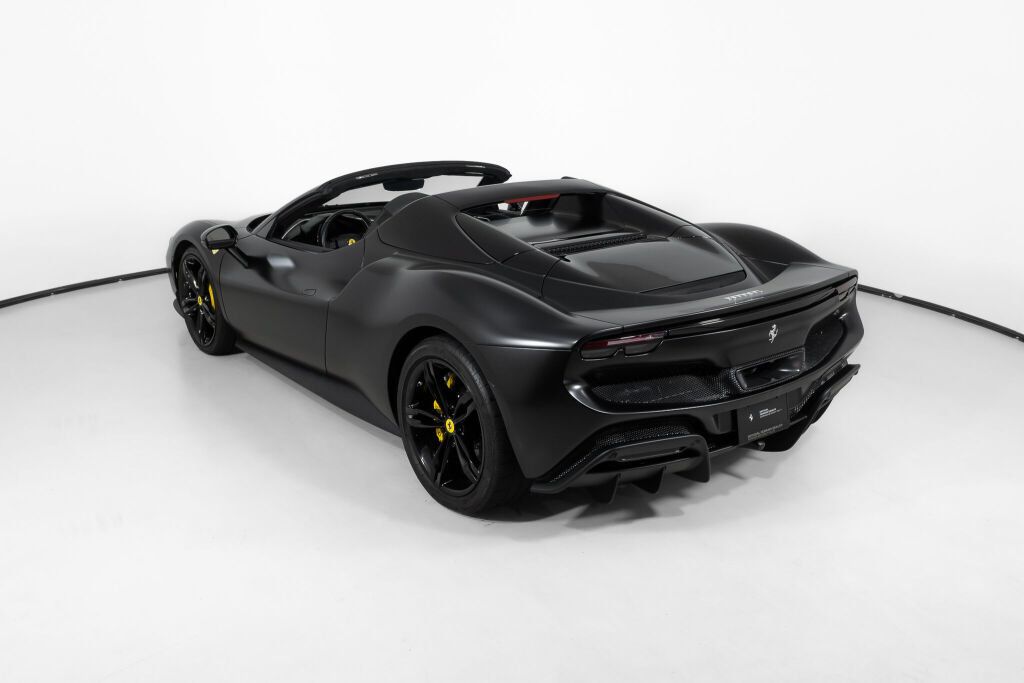 Used 2025 Ferrari 296 GTS RWD image 5