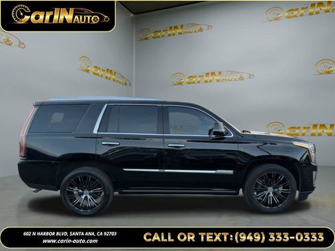 Used 2017 Cadillac Escalade Premium Luxury image 4