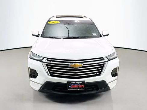 Used 2023 Chevrolet Traverse Premier w/ LPO, Cargo Package FWD image 2