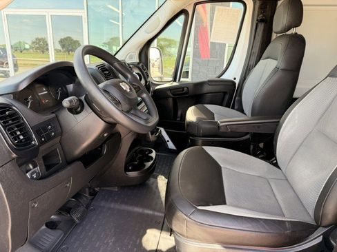 Used 2025 RAM ProMaster 3500 w/ Convenience Group FWD image 24