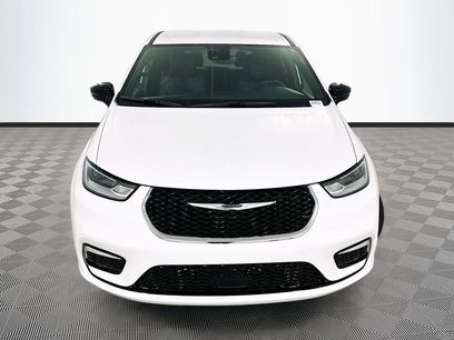 New 2026 Chrysler Pacifica Select