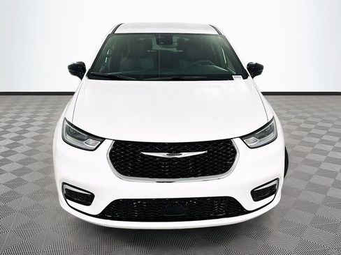 New 2026 Chrysler Pacifica Select FWD image 2