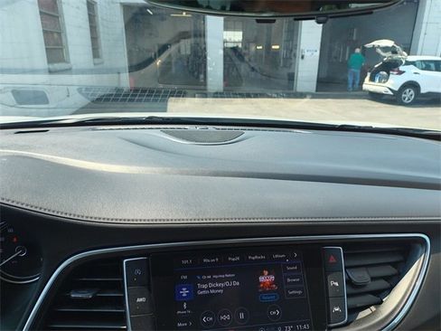 Used 2022 Buick Enclave Essence w/ Sport Touring Edition image 28