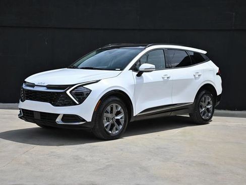 Used 2025 Kia Sportage EX w/ Premium Package FWD image 5