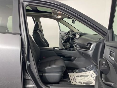 Used 2025 Nissan Rogue SV w/ SV Premium Package FWD image 41