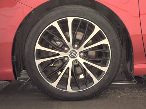 Used 2020 Toyota Camry SE image 9