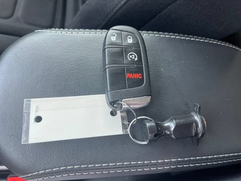 Used 2022 Jeep Renegade Latitude AWD/4WD image 28