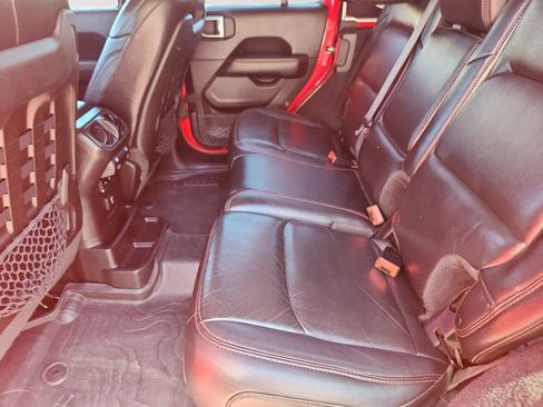 Used 2018 Jeep Wrangler Unlimited Rubicon AWD/4WD image 13