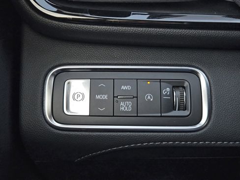 Used 2025 Buick Enclave Preferred image 25