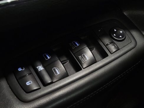 Used 2020 Jeep Grand Cherokee Limited image 27