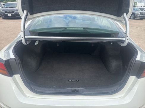 Used 2025 Nissan Altima 2.5 SV image 31