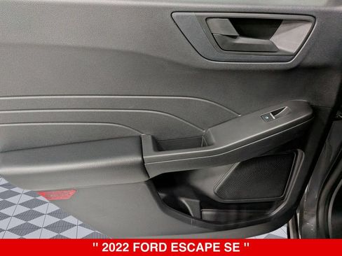 Used 2022 Ford Escape SE w/ Cold Weather Package AWD/4WD image 25