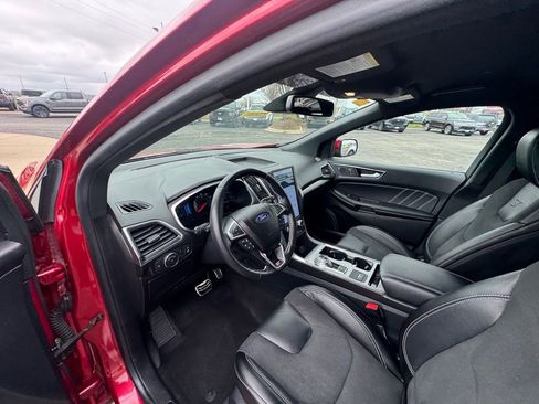 Used 2021 Ford Edge ST image 12