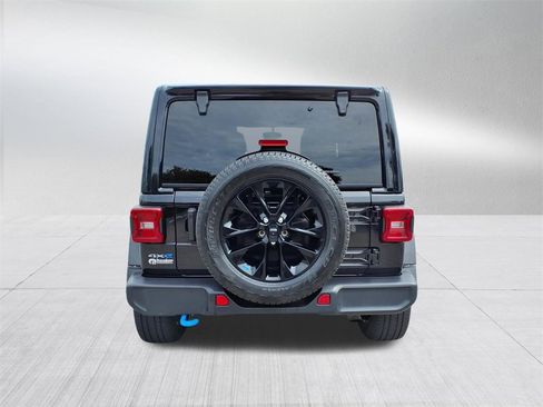 Used 2023 Jeep Wrangler Unlimited Sahara w/ Cold Weather Group image 5