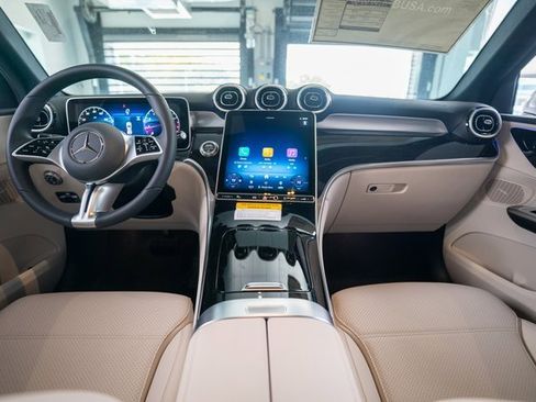 Certified 2025 Mercedes-Benz GLC 300 4MATIC image 9