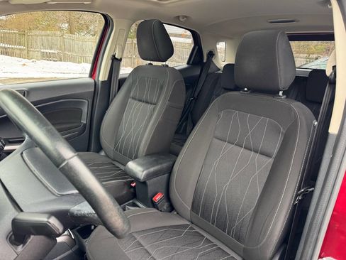 Used 2019 Ford EcoSport SE image 45