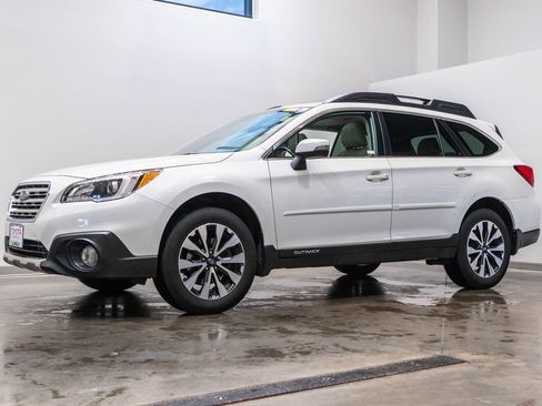 Used 2015 Subaru Outback 2.5i Limited AWD/4WD image 3