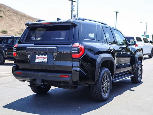 Certified 2025 Toyota 4Runner SR5 AWD/4WD image 4