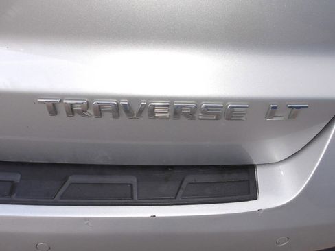 Used 2016 Chevrolet Traverse LT image 38