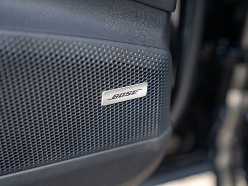 Used 2025 Porsche Macan Electric image 11