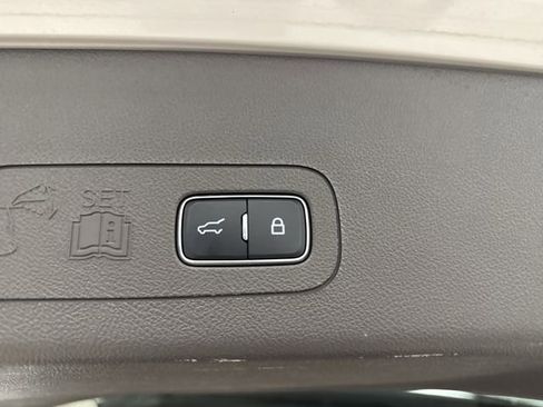 Used 2023 Lincoln Aviator AWD w/ Premium Package image 17