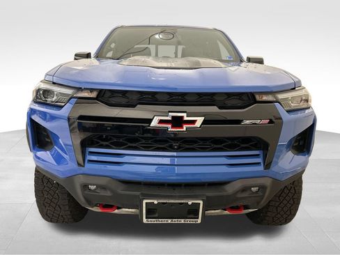 Used 2025 Chevrolet Colorado ZR2 w/ Technology Package AWD/4WD image 10