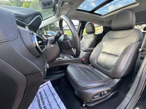 Used 2023 Chevrolet Bolt EUV Premier w/ Sun & Sound Package FWD image 47