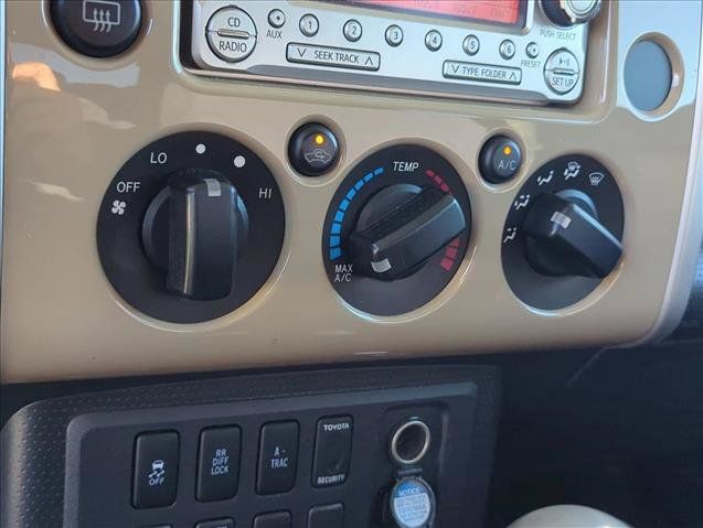 Used 2011 Toyota FJ Cruiser 4WD w/ Upgrade Pkg image 16