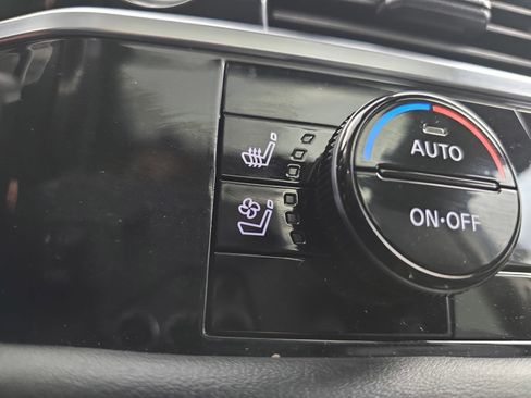Used 2023 Nissan Pathfinder Platinum FWD image 29