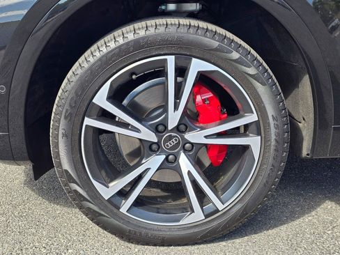 Certified 2025 Audi Q5 Prestige w/ Prestige Package AWD/4WD image 8