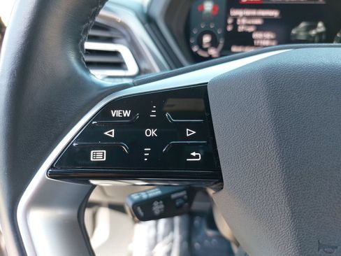 Used 2022 Audi Q4 e-tron Premium Plus AWD/4WD image 17