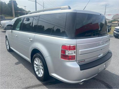 Used 2019 Ford Flex SE image 4