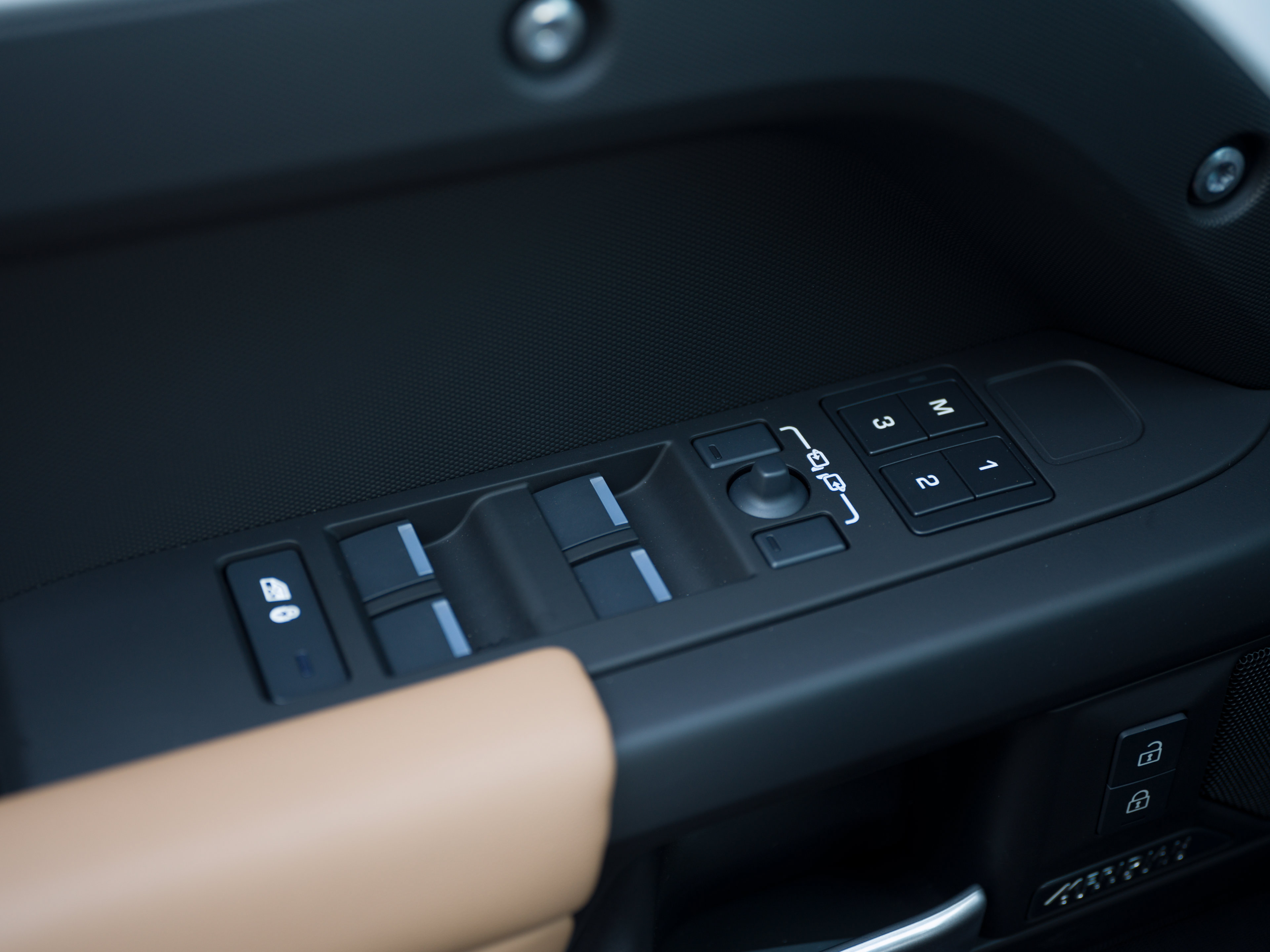 New 2026 Land Rover Defender 110 X-Dynamic SE AWD/4WD image 19