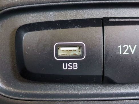 Used 2025 Hyundai Venue SEL FWD image 21