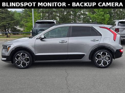 Used 2023 Kia Niro EX Touring FWD image 4