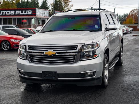 Used 2020 Chevrolet Suburban Premier AWD/4WD image 4