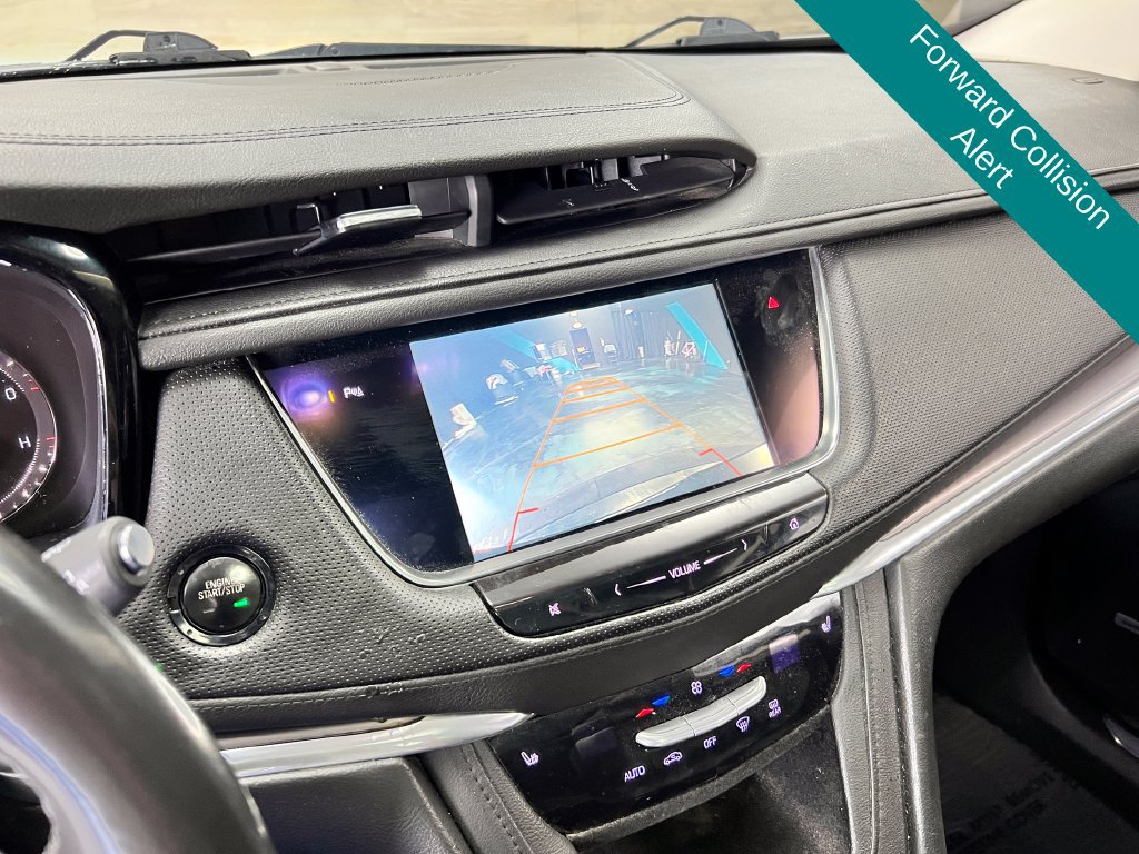 Used 2017 Cadillac XT5 Luxury w/ Driver Awareness Package FWD image 11