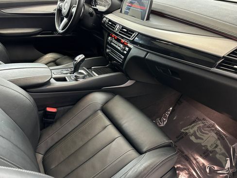 Used 2019 BMW X6 xDrive35i w/ M Sport Package image 32