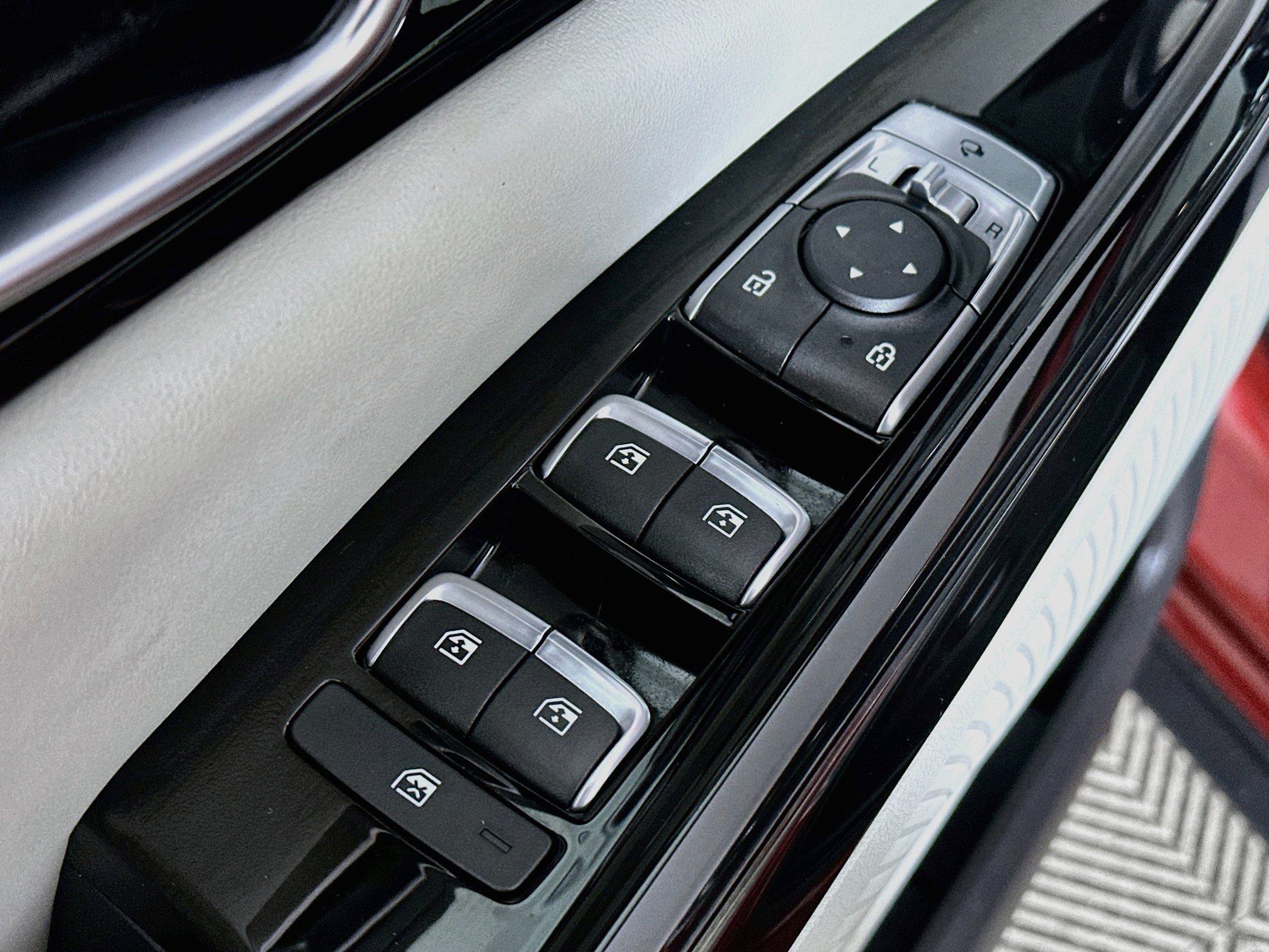 Used 2022 Kia Carnival SX FWD image 18