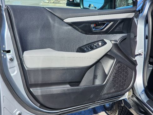 Used 2025 Subaru Outback Premium image 30