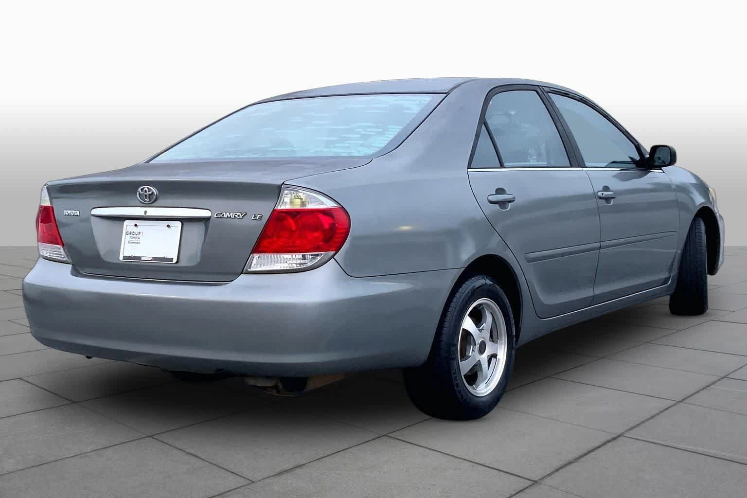 Used 2005 Toyota Camry FWD image 10