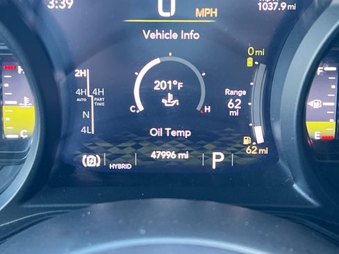 Used 2024 Jeep Wrangler Unlimited Sahara AWD/4WD image 25
