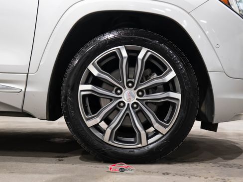 Used 2019 GMC Terrain Denali w/ Advanced Safety Package image 8