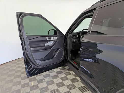 Used 2020 Ford Explorer ST w/ Premium Technology Package AWD/4WD image 13